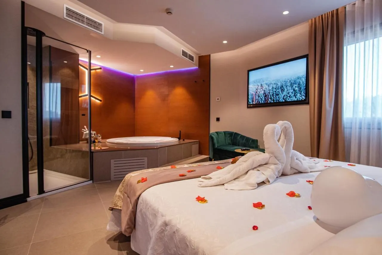 Felix Hotel Valls 4*,