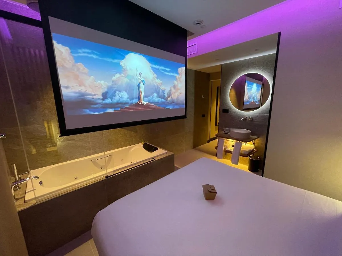 Felix Hotel Вальс