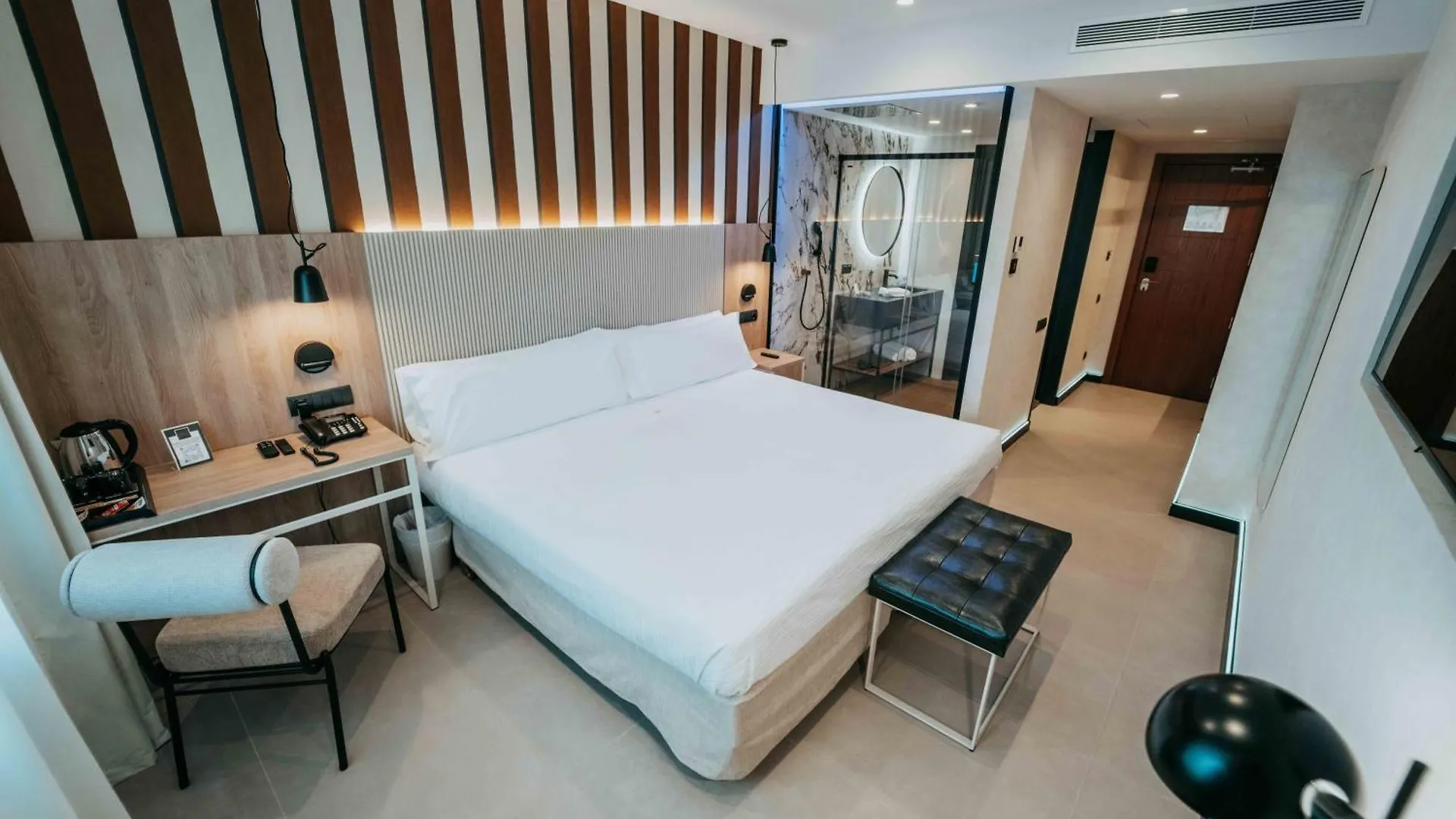 Felix Hotel Вальс