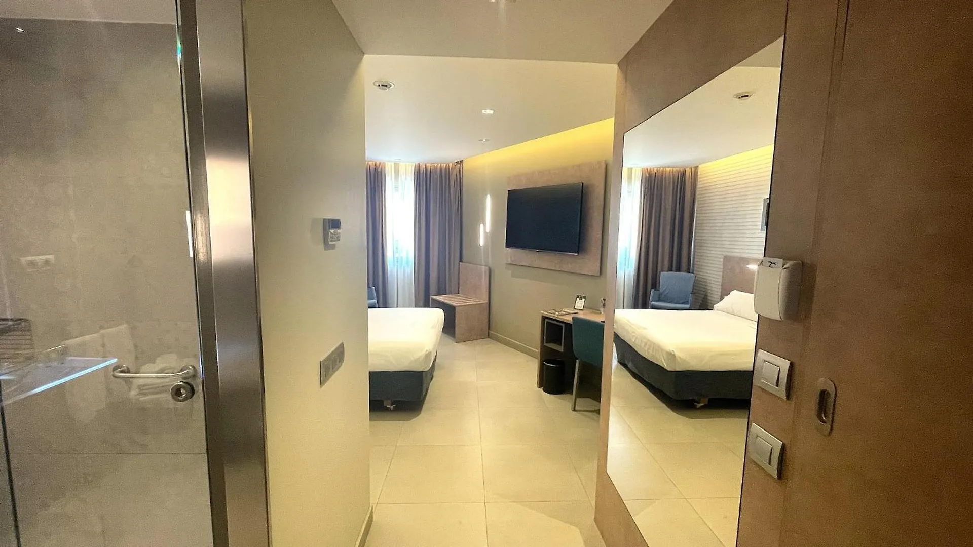 Felix Hotel Valls 4*,