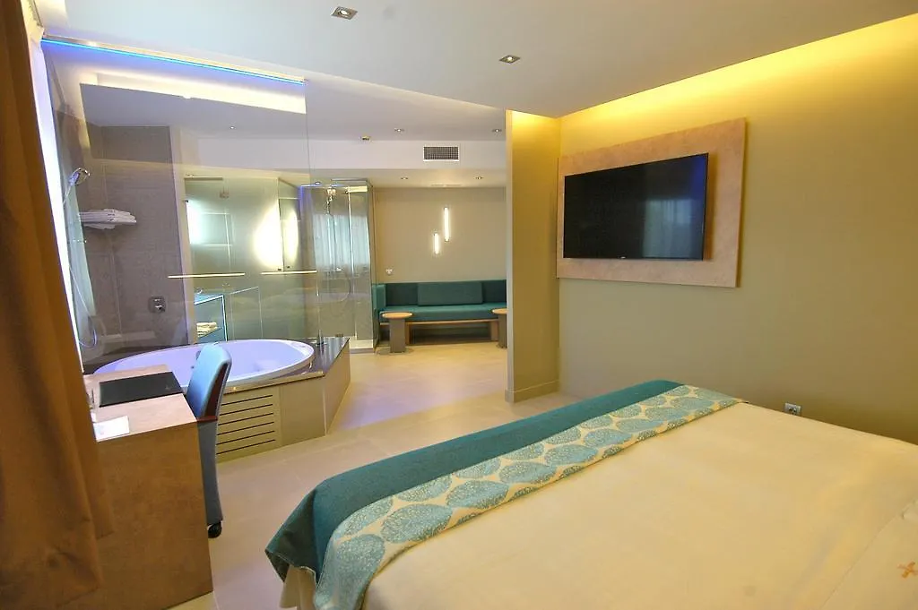 Felix Hotel Valls 4*,